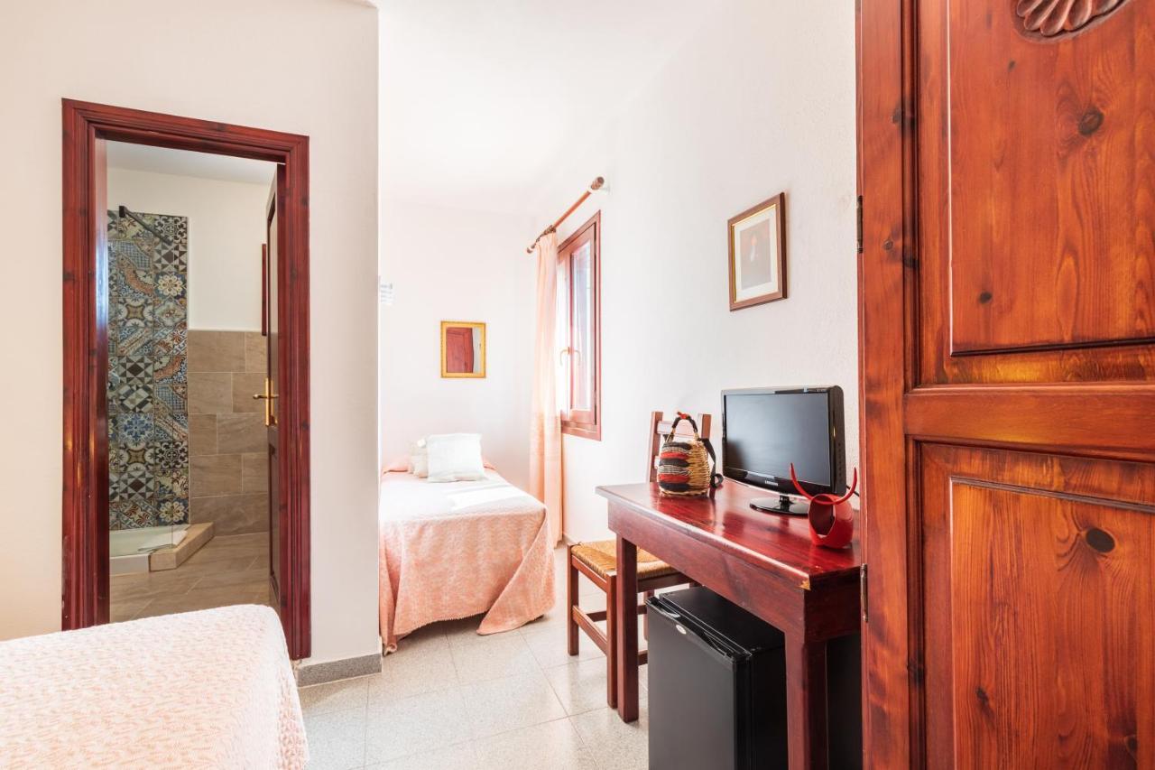 Hotel S'Ortale Con Parcheggio Interno E Ristorante All'Aperto Орозей Екстер'єр фото