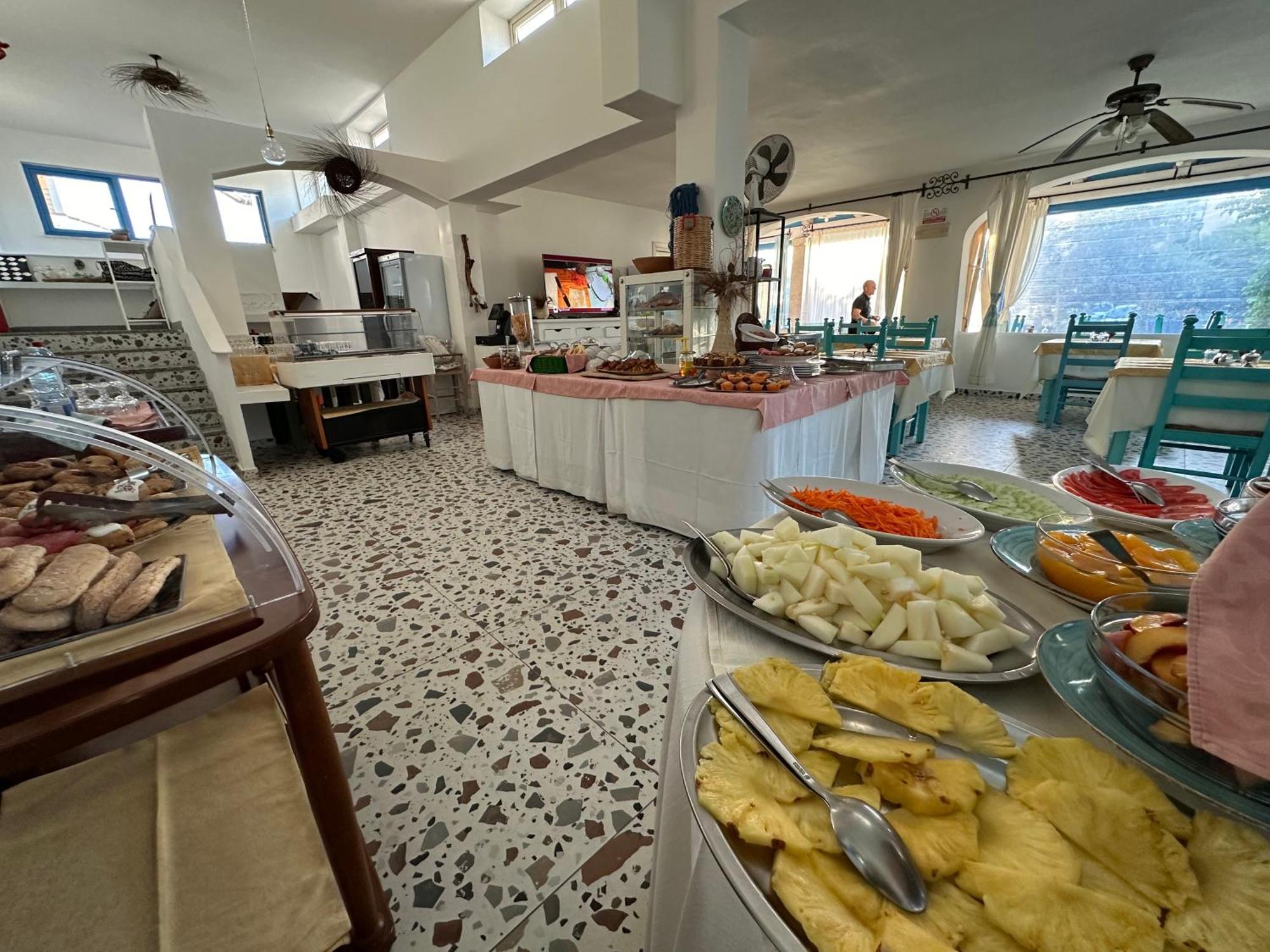 Hotel S'Ortale Con Parcheggio Interno E Ristorante All'Aperto Орозей Екстер'єр фото